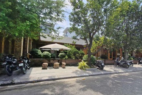 Dãy nhà hàng sừng sững trên đất biệt thự sau 2 tháng Vĩnh Phúc chỉ đạo xử lý