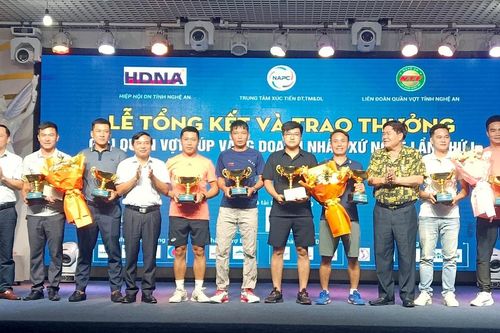 Bế mạc và trao giải quần vợt Cúp Vàng doanh nhân xứ Nghệ