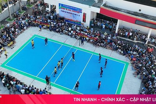 Nhiều 'ngoại binh' tham gia giải bóng chuyền doanh nghiệp Cẩm Xuyên