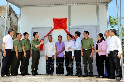 Xóa nhà tạm: Sử dụng vốn ưu đãi hiệu quả để hỗ trợ đồng bào dân tộc an cư, lạc nghiệp