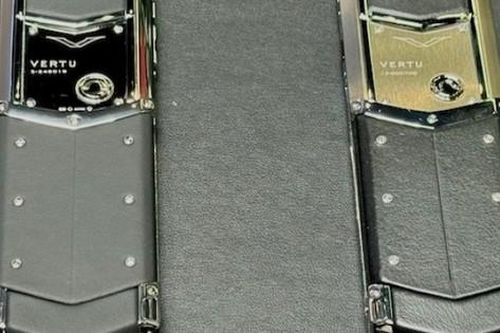 Chiếc Vertu Signature giả 'phông bạt' giống 99% hàng thật tại Việt Nam