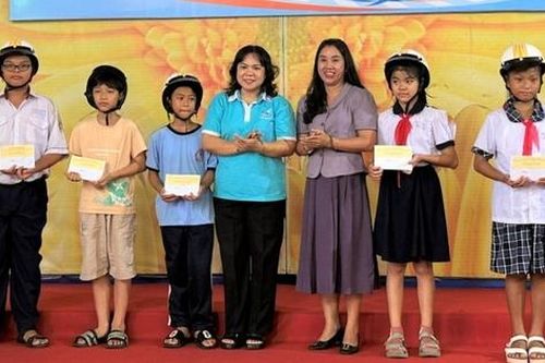 Trao 15 suất học bổng Mottainai cho trẻ mồ côi, trẻ có hoàn cảnh khó khăn tại TPHCM