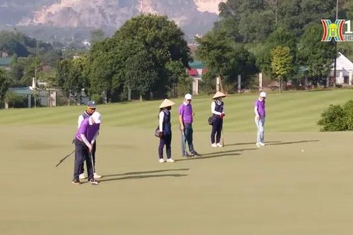 Giải golf 'Tấm lòng vàng Nhà đầu tư' khởi tranh
