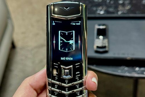 Chiếc Vertu Signature 'phông bạt' giống 99% hàng thật, làm sao để phân biệt?