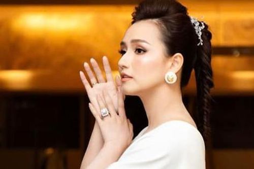 Ngắm bộ trang sức trăm tỷ của 'bà trùm kim cương' khét tiếng Vbiz