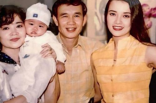 Vô tình khoe ảnh gia đình, Vân Dung khiến fan trầm trồ nhan sắc bố mẹ đẻ