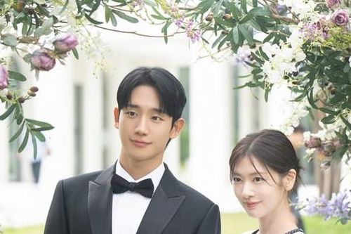 Love Next Door tập cuối: Jung So Min, Hae In mặc lễ phục nhưng không cưới