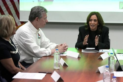 Phó Tổng thống Mỹ Kamala Harris thăm Bắc Carolina sau siêu bão Helene