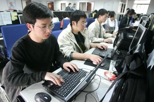 Thành hiện tượng vì nói ra sự thật về văn hóa làm việc 996