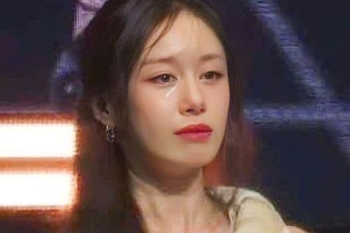 Jiyeon bật khóc sau ly hôn