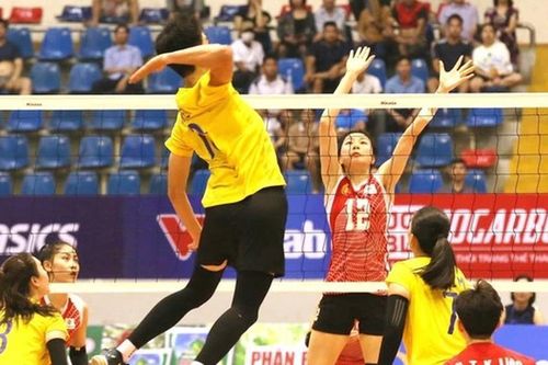 Tin nóng thể thao tối 7/10: Bích Tuyền nhận vinh dự cao quý mới nhất trong sự nghiệp, tiền vệ số 1 Việt Nam quyết định bất ngờ