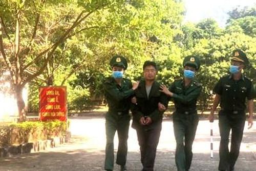 Khởi tố vụ án hình sự đối tượng tàng trữ trái phép chất ma túy
