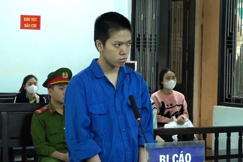 Mở 'nhà băng online' lừa gần 200 người