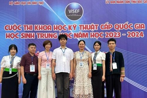 'Thắp sáng' câu chuyện quá khứ