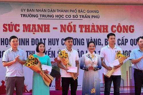 Hơn 1.000 học sinh giao lưu chương trình 'kết sức mạnh - nối thành công'
