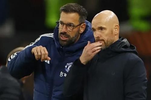 Van Nistelrooy ái ngại về việc thay thế Ten Hag tiếp quản MU