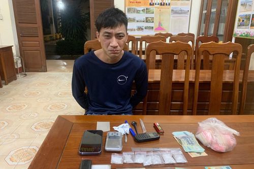 Bắt quả tang đối tượng mua bán trái phép chất ma túy