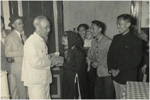 Chủ tịch Hồ Chí Minh và tình cảm đặc biệt dành cho 'Thủ đô ta'