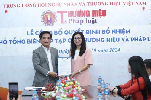 Trao Quyết định bổ nhiệm nhà báo Khổng Thị Nhung giữ chức Phó Tổng Biên tập Tạp chí ĐT Thương hiệu và Pháp luật