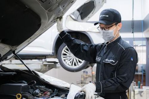 Đi xe sang, bảo dưỡng không tốn kém: Điều tưởng phi lý mà Lexus làm được
