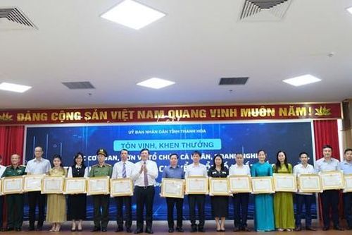 'Chuyển đổi số, chuyển đổi xanh và vai trò của công nghệ số trong phát triển kinh tế số tỉnh Thanh Hóa'