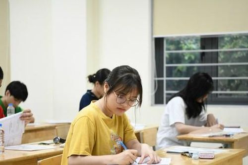 Thủ tướng yêu cầu tổ chức thi Tốt nghiệp THPT gọn nhẹ, giảm áp lực cho thí sinh