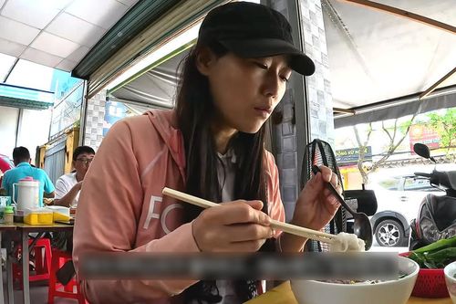 Khách Hàn đến Việt Nam vì món ăn này, tiết lộ địa điểm 'ăn nhiều lần không chán'