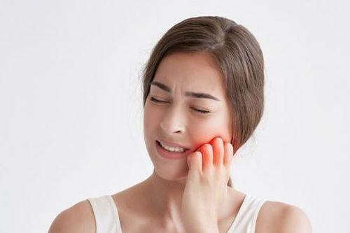 Đau tim, đột quỵ do... lười đánh răng