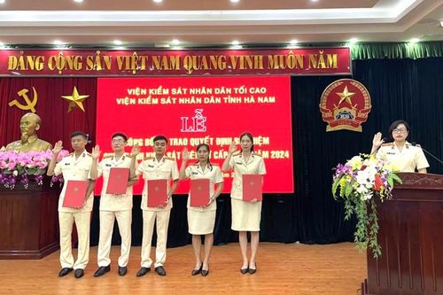 VKSND các tỉnh Hà Nam, Hòa Bình trao quyết định bổ nhiệm Kiểm sát viên sơ cấp