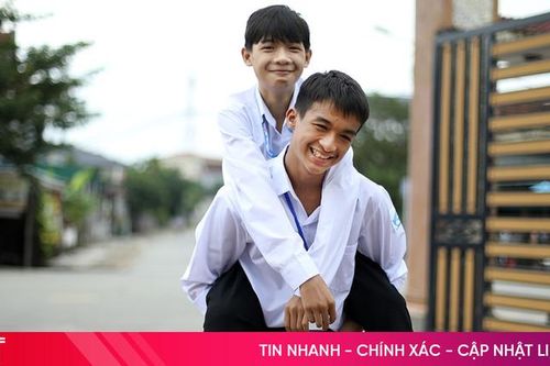 7 năm cõng bạn vào lớp