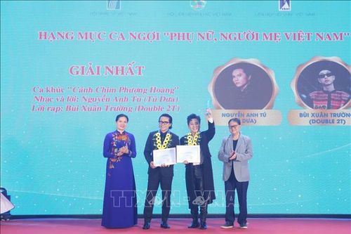 Trao thưởng Cuộc thi sáng tác ca khúc ca ngợi Người mẹ Việt Nam