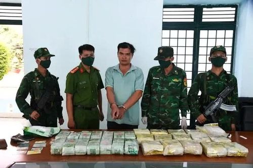 Bộ đội Biên phòng bắt giữ nhóm đối tượng cùng 30kg ma túy đá