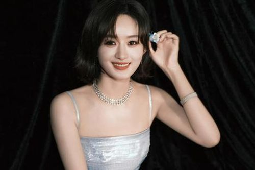 Triệu Lệ Dĩnh nhận tin vui trong sự nghiệp