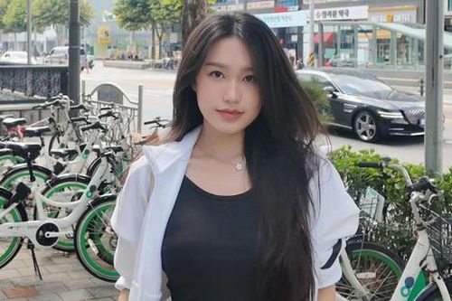 Vợ Đoàn Văn Hậu 'dát' lên người gần 100 triệu đồng mỗi lần xuống phố