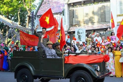 Tái hiện không khí hào hùng đoàn quân tiếp quản Thủ đô năm 1954