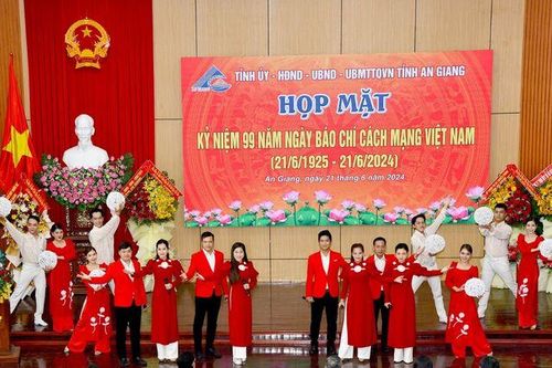 Nhiều hoạt động hướng đến kỷ niệm 100 năm Ngày Báo chí cách mạng Việt Nam