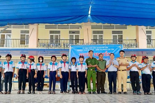 Trên 3.000 học sinh huyện Tri Tôn được tuyên truyền về an toàn giao thông