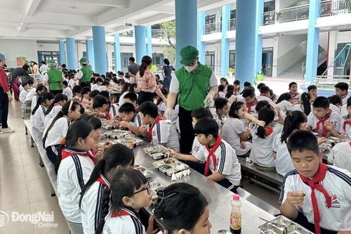 Để việc thu, chi trong nhà trường đảm bảo đúng và công khai