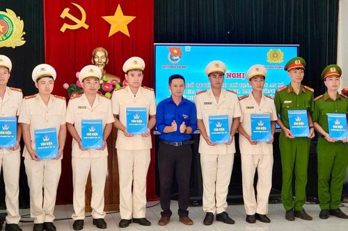 Đak Đoa: 10 đồng chí công an xã kiêm nhiệm Phó Bí thư Đoàn xã