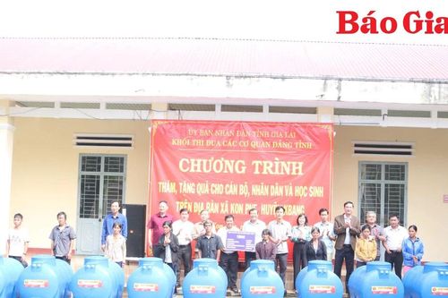 Khối thi đua các Cơ quan Đảng tỉnh Gia Lai 'về nguồn' tại xã Kon Pne