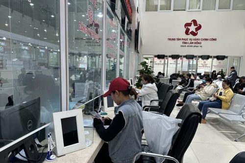 Nhiều đơn vị tổ chức làm việc vào ngày thứ Bảy