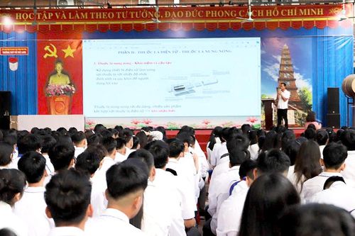Truyền thông về tác hại của thuốc lá trong trường học