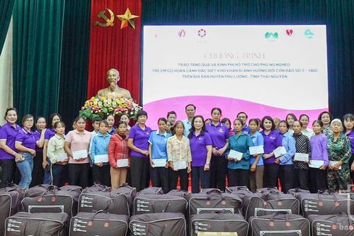 Hỗ trợ phụ nữ nghèo và trẻ em có hoàn cảnh khó khăn