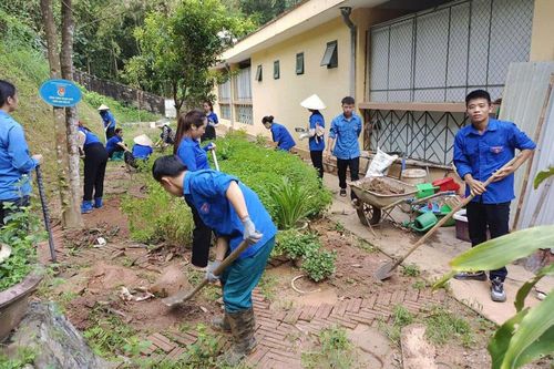 Dân vận khéo góp sức xây dựng huyện nông thôn mới Định Hóa