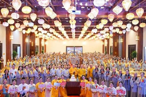 Ninh Bình: Kỷ niệm 1 năm thành lập Đạo tràng Pháp Hoa chùa Hưng Long