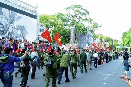 Tái hiện mô hình di tích ở Hồ Gươm: Nên hay không nên?