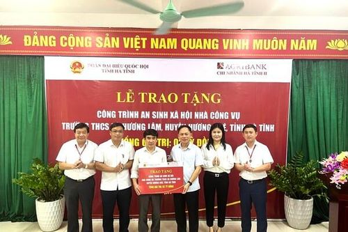 Agribank Hà Tĩnh II: Tiếp nối chuỗi an sinh xã hội - Trao tặng công trình 02 tỷ đồng