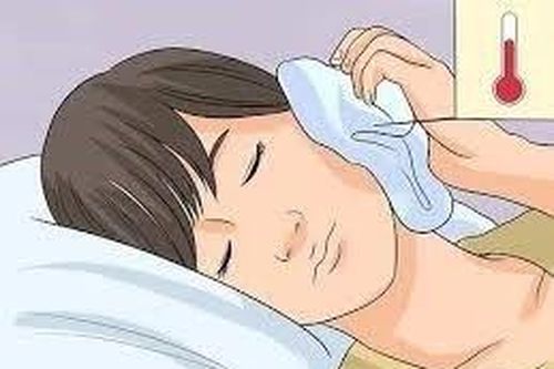 Cần làm gì khi trẻ kêu đau tai?