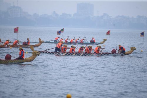 800 người tham dự giải Bơi chải thuyền rồng lớn nhất từ trước đến nay ở Hồ Tây