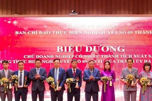Thành ủy Hà Nội biểu dương 70 chủ doanh nghiệp tiêu biểu